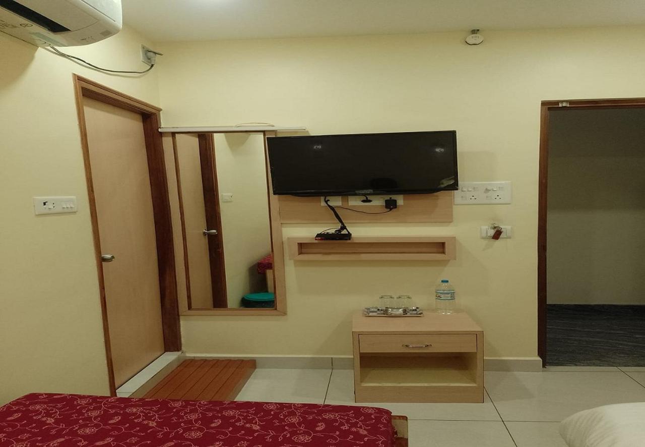 Nadanam Inn ポンディシェリ エクステリア 写真
